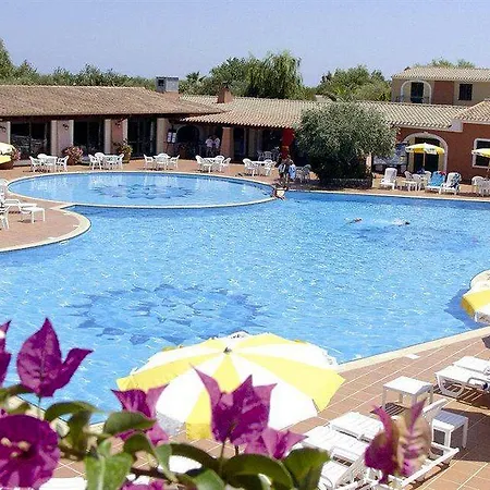 Hotel Villaggio Alba Dorata 3*
