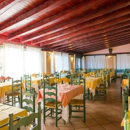 Hotel Villaggio Alba Dorata 3*